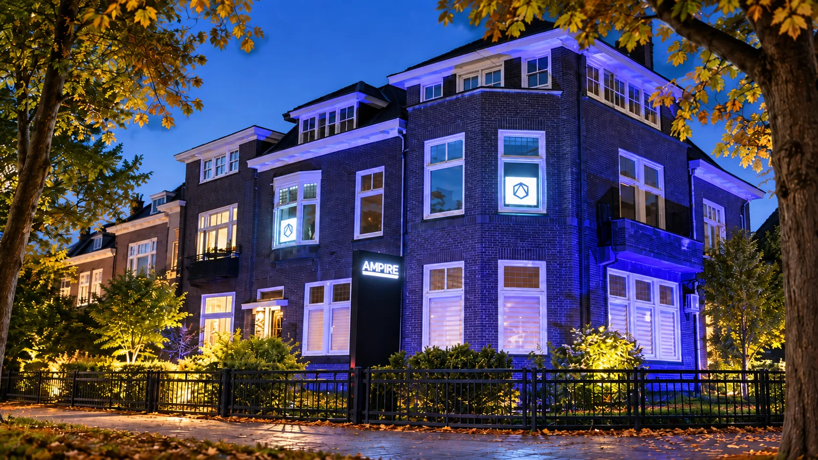 Het kantoor van Ampire Vastgoedgroep 's avonds aan de Oranjesingel in Nijmegen